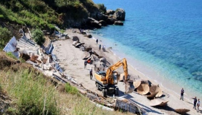 IKMT rinis shembjet ne bregdet: Dy objektet e para ne Dhermi